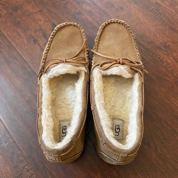 UGG Men’s Olsen Chestnut Tan Classic Moccasin Slippers Size 13 main image 9